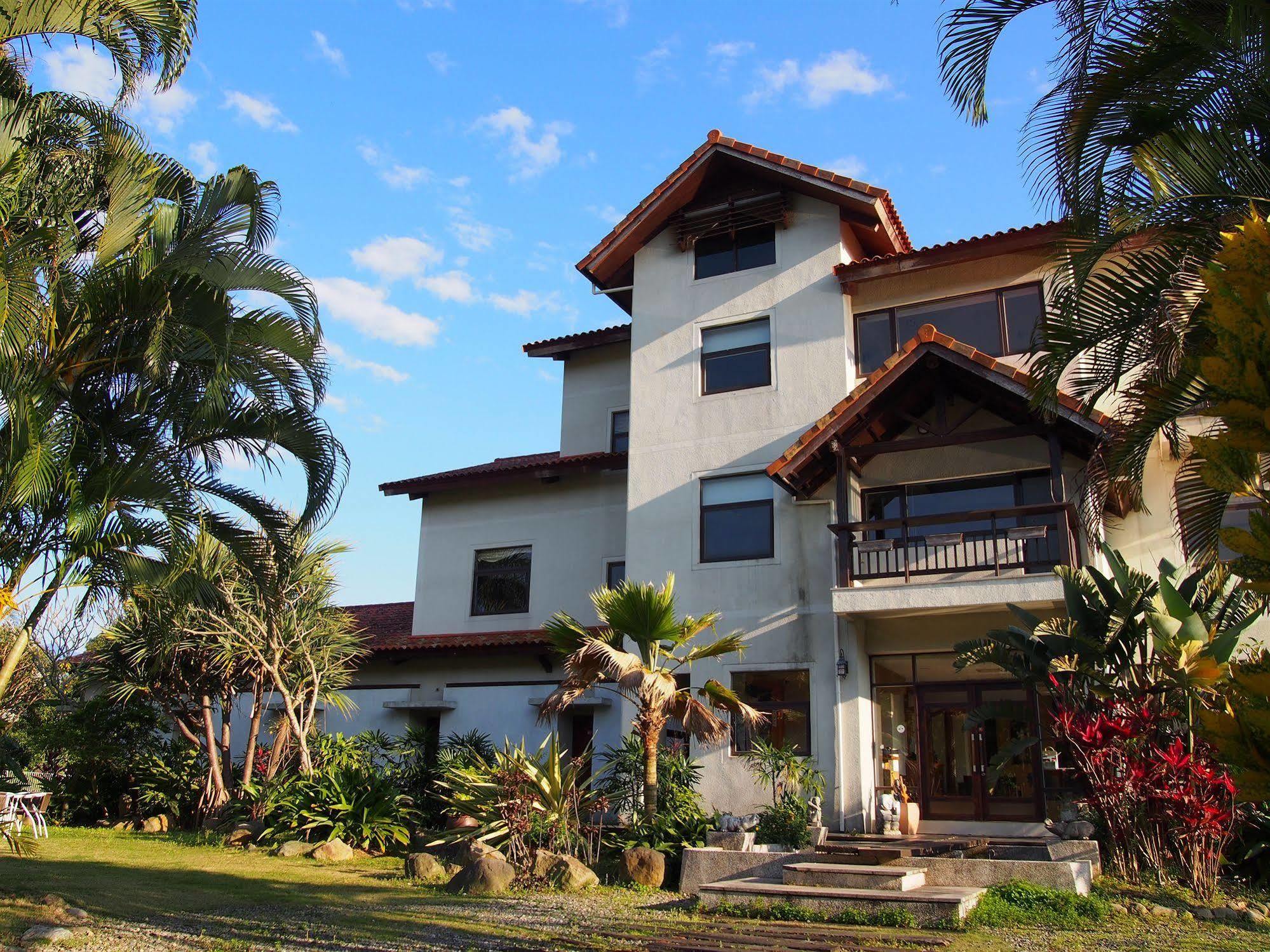 Palm Villa Guesthouse Nantou Exterior photo